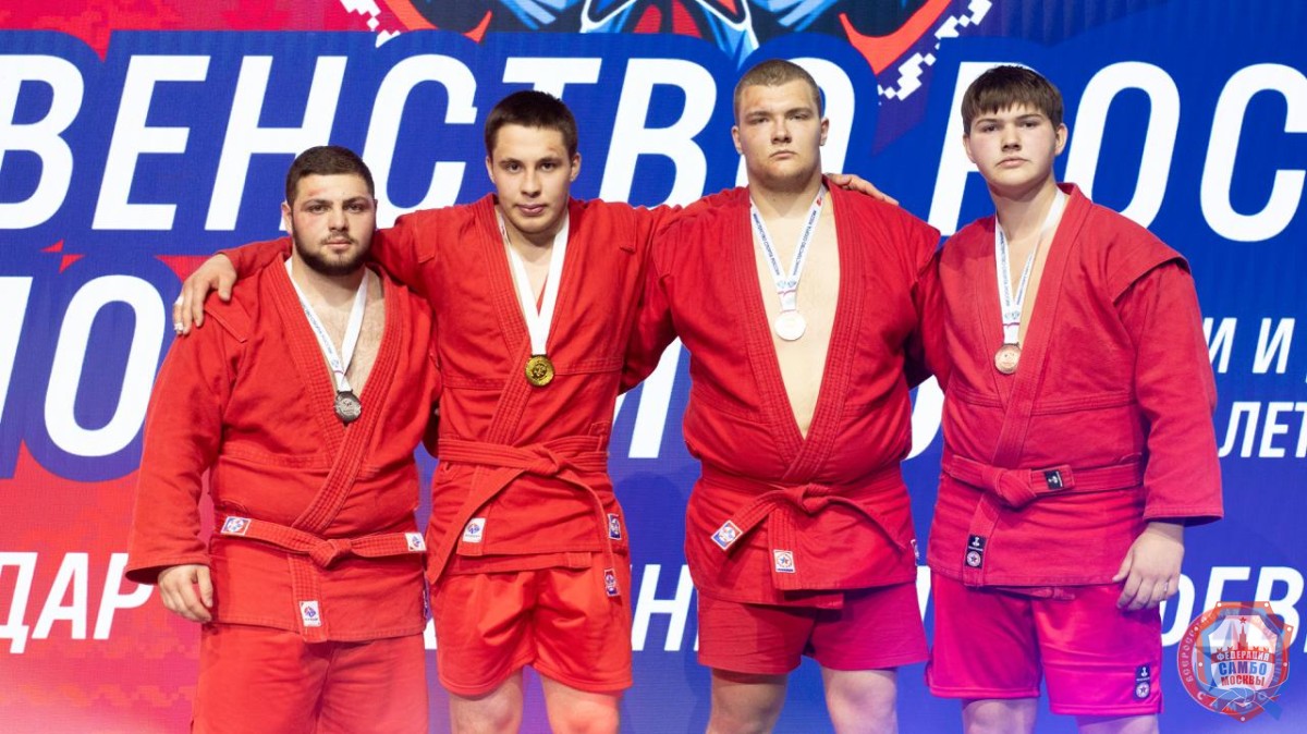 Завершилось Первенство России по самбо среди юношей и девушек 16-18 лет