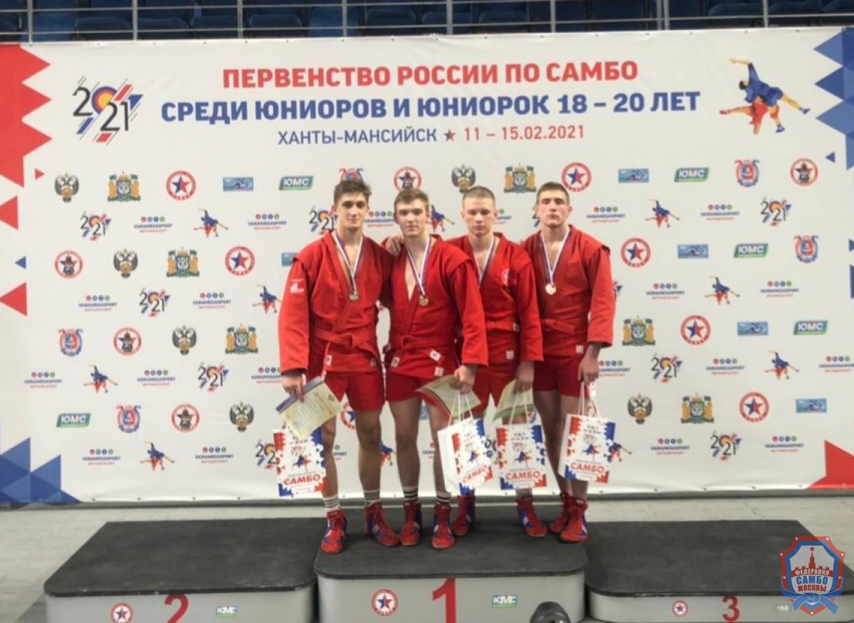 Ещё 4 медали во второй день Первенства России по самбо среди юниоров