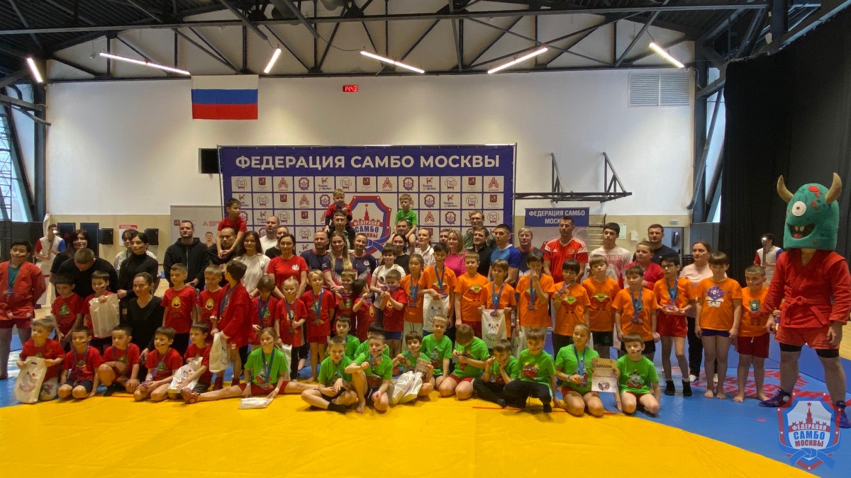 Семья, спорт и тепло среди февральской метели