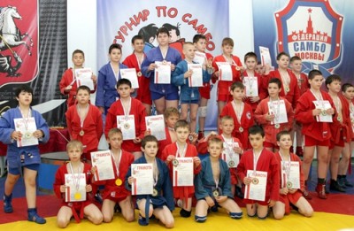 Более 200 юных спортсменов приняли участие в традиционных соревнованиях по самбо «Гномы Москвы»
