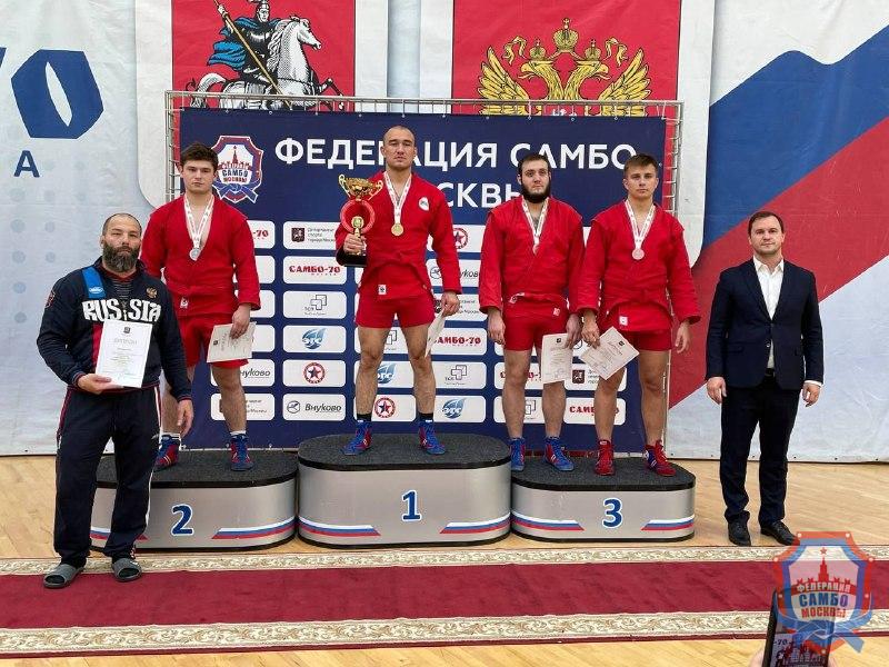 Чемпионат Москвы по самбо среди мужчин и женщин и боевому самбо прошел в "Самбо-70"