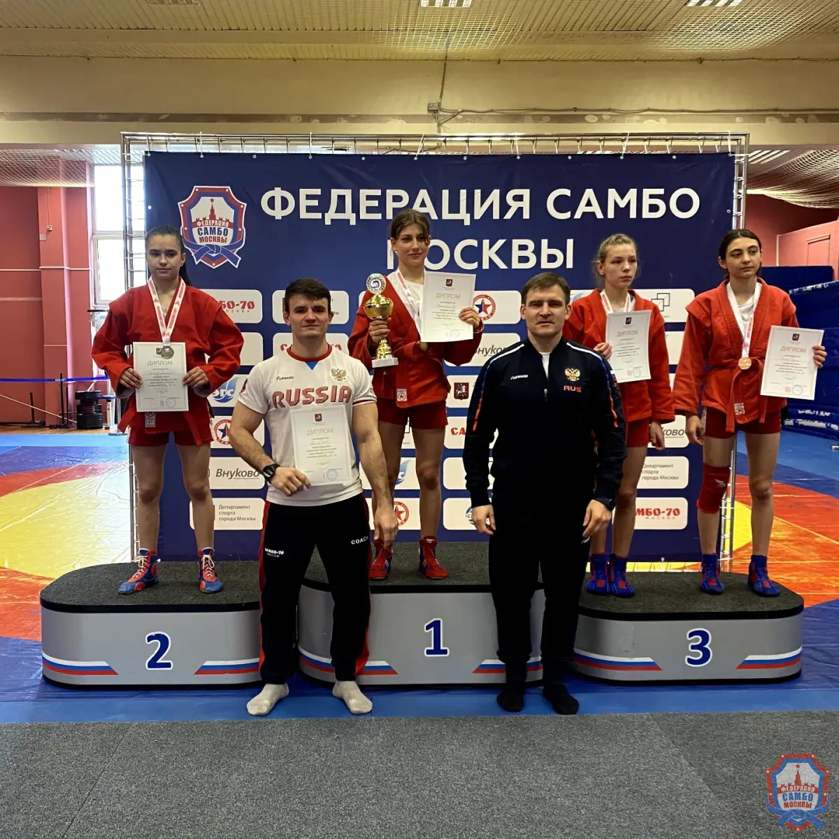 Первенство Москвы по самбо среди юношей и девушек 12-14 лет собрало 367 участников