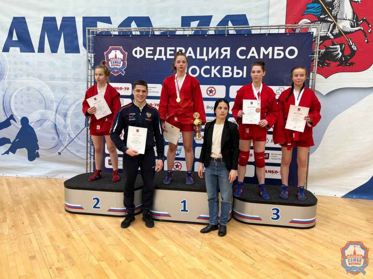 Завершилось Первенство Москвы по самбо среди юношей и девушек 14-16 лет