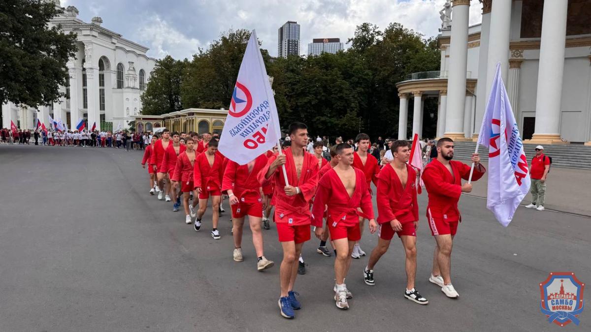 Московские самбисты приняли участие в праздновании Дня физкультурника