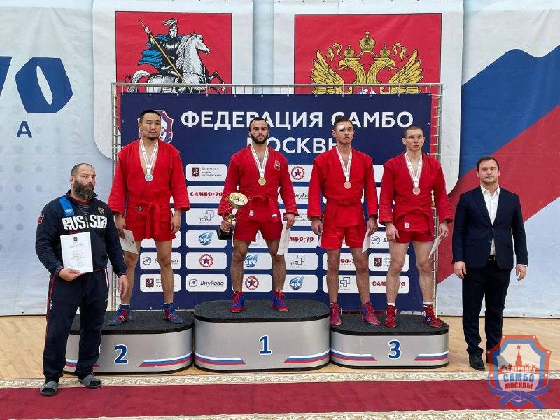 Чемпионат Москвы по самбо среди мужчин и женщин и боевому самбо прошел в "Самбо-70"
