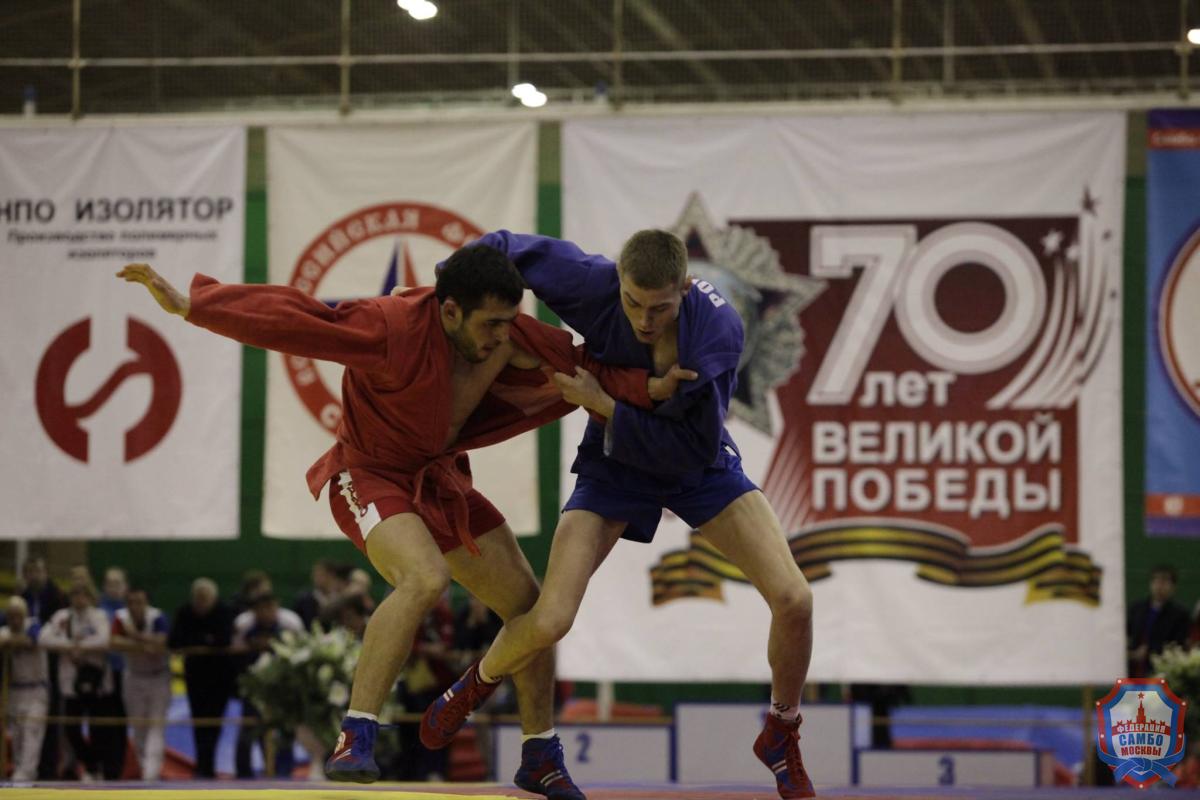 Четырнадцать медалей завоевали москвичи на Чемпионате России по самбо