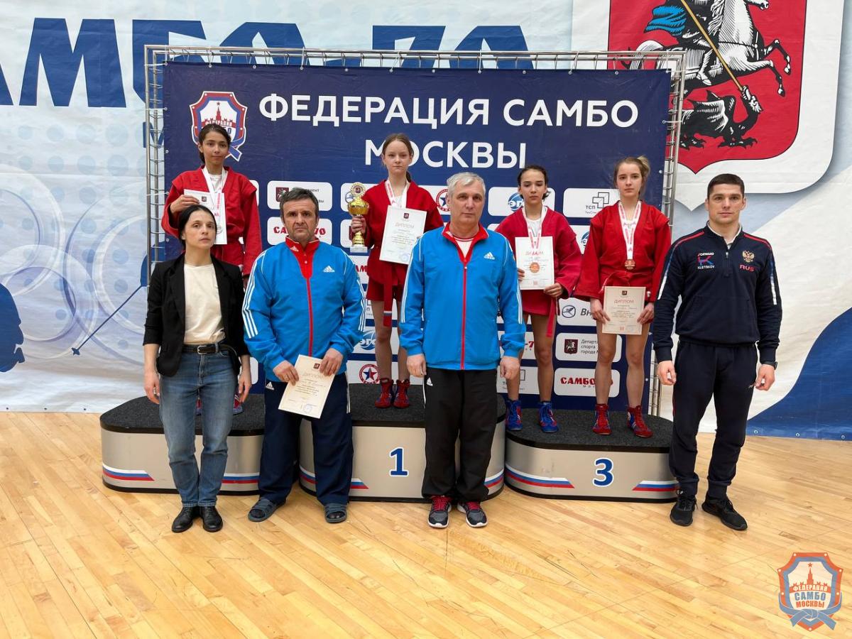 Завершилось Первенство Москвы по самбо среди юношей и девушек 14-16 лет