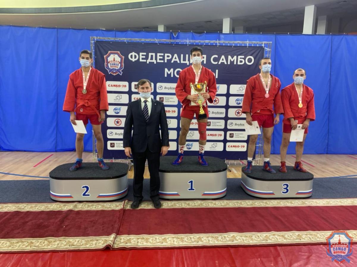 Чемпионат Москвы по самбо 2021 года среди мужчин и женщин и боевому самбо прошел в "Самбо-70"