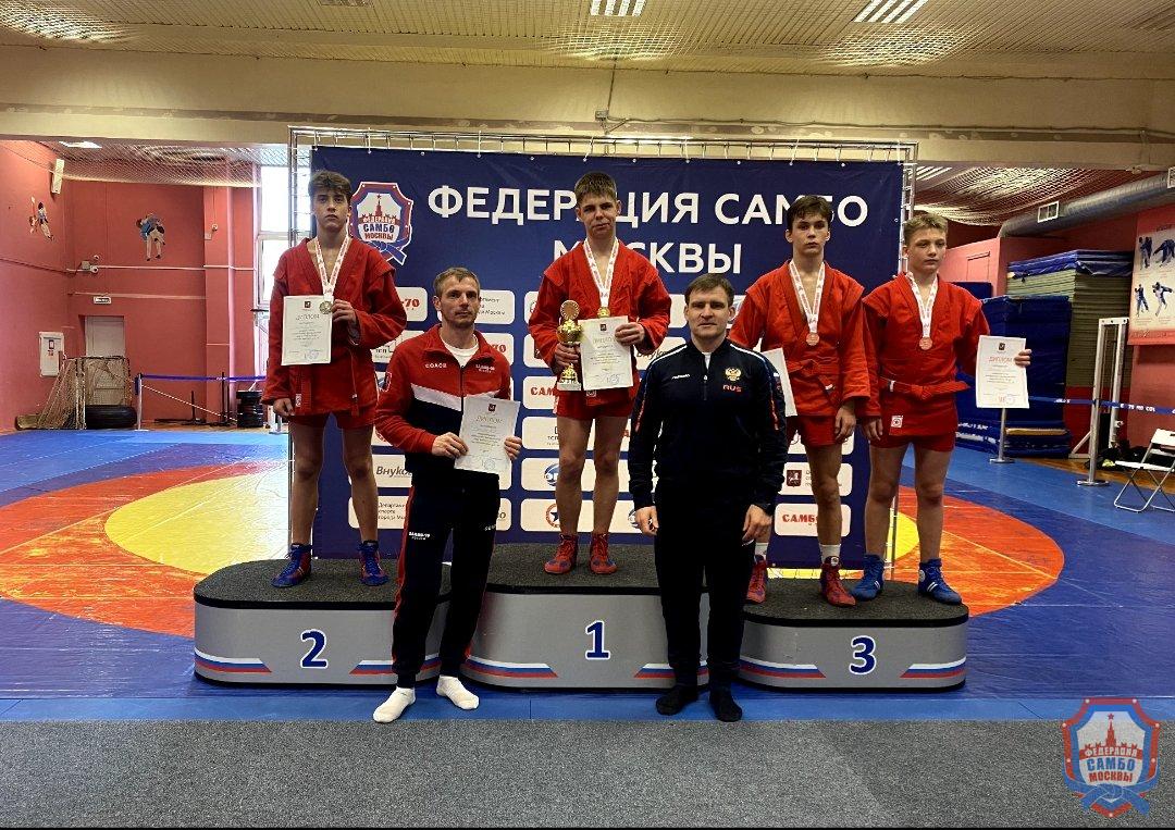 Первенство Москвы по самбо среди юношей и девушек 12-14 лет собрало 367 участников