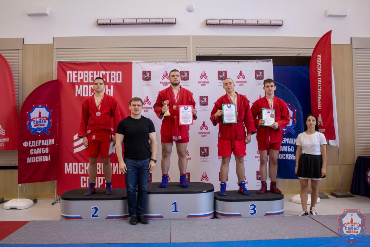 Боевое самбо Москвы: яркие поединки и новые чемпионы