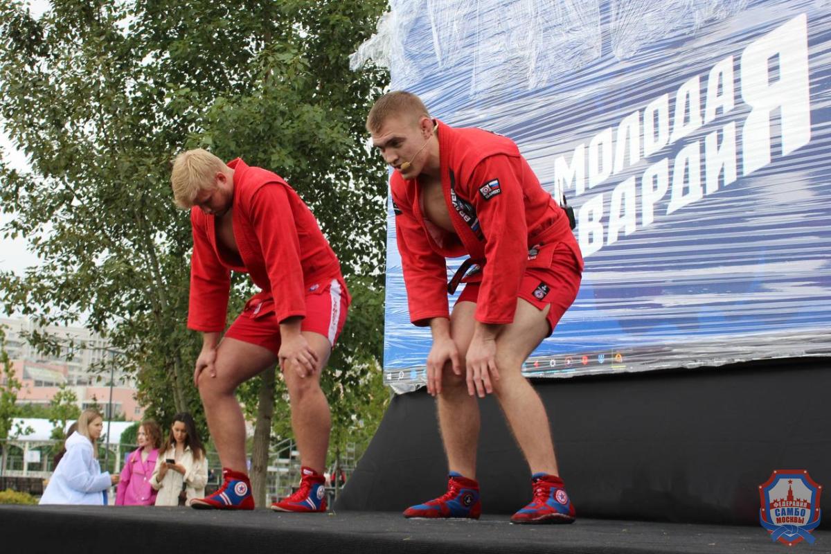Московские самбисты приняли участие в праздновании Дня физкультурника