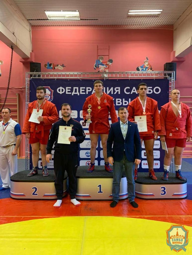 Первенство Москвы по самбо среди юношей и девушек 16-18 лет прошло в "Самбо-70"