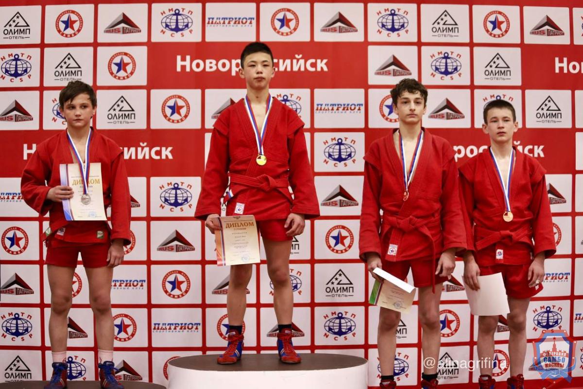 В Новороссийске прошло Первенство России по самбо среди юношей и девушек 14-16 лет