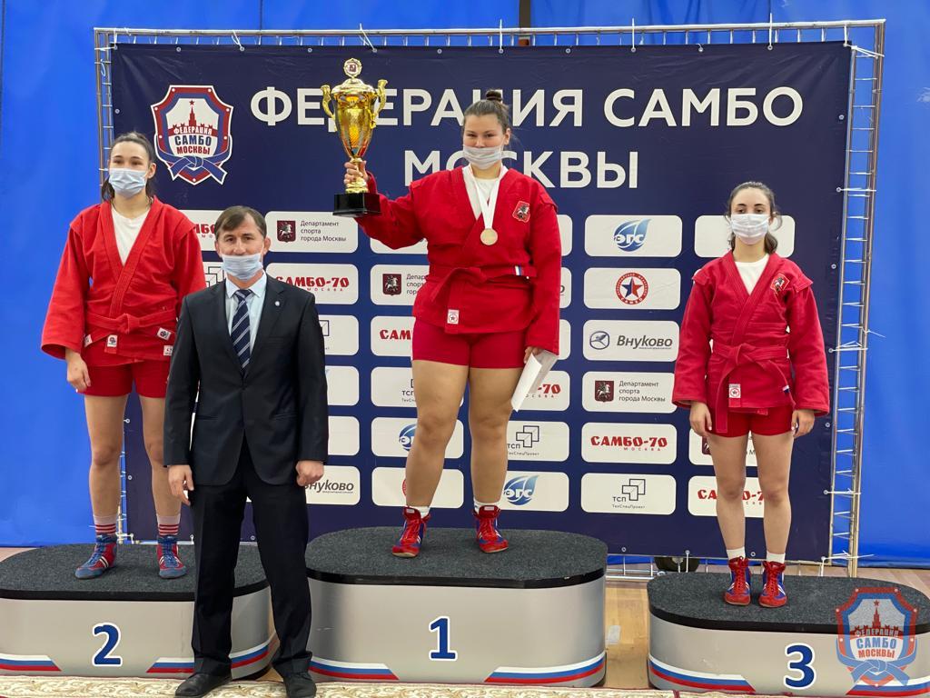 Чемпионат Москвы по самбо 2021 года среди мужчин и женщин и боевому самбо прошел в "Самбо-70"