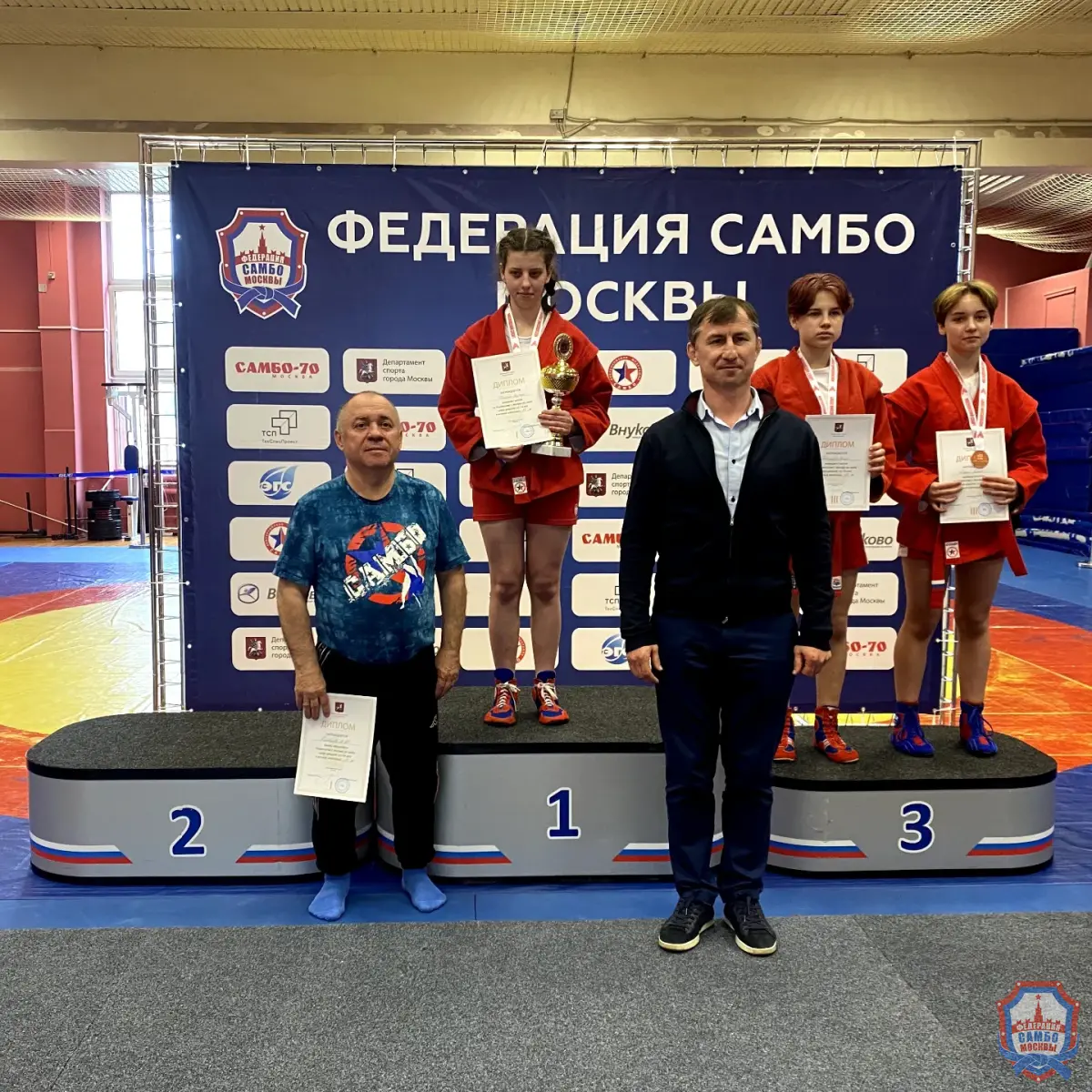 Первенство Москвы по самбо среди юношей и девушек 12-14 лет собрало 367 участников