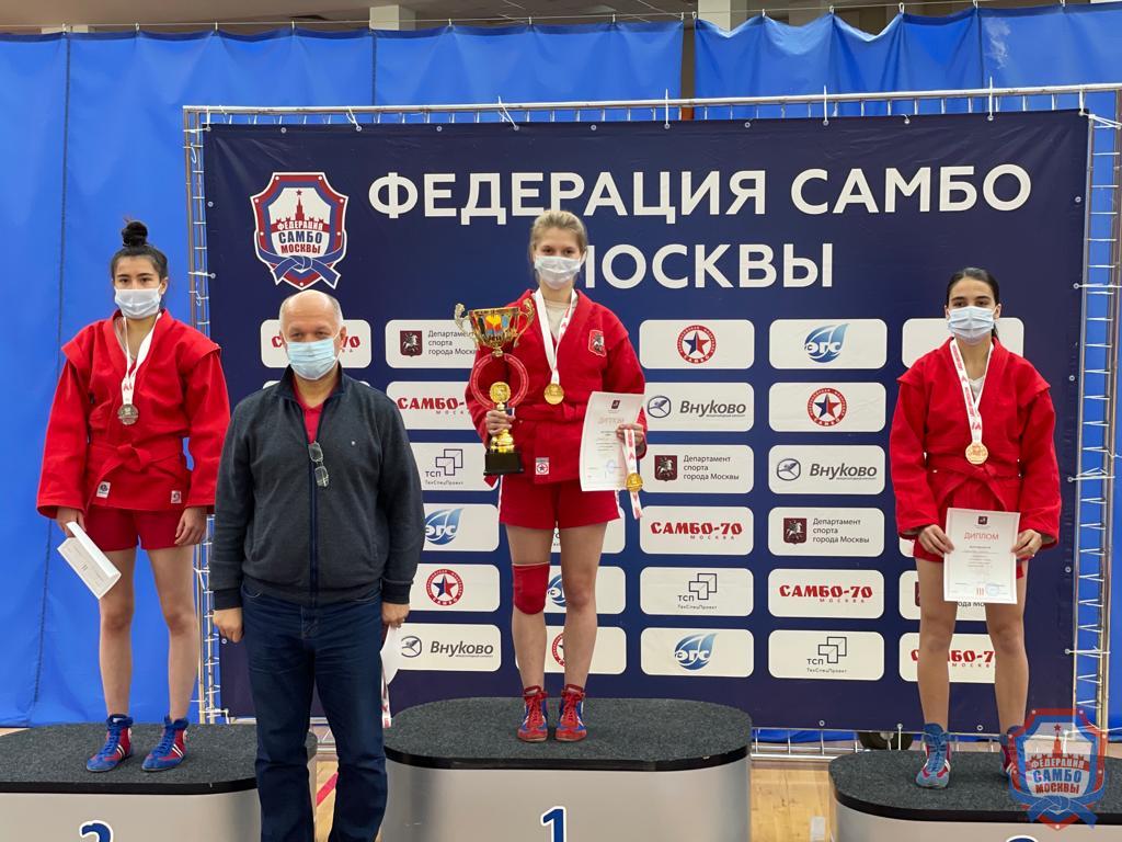 Чемпионат Москвы по самбо 2021 года среди мужчин и женщин и боевому самбо прошел в "Самбо-70"