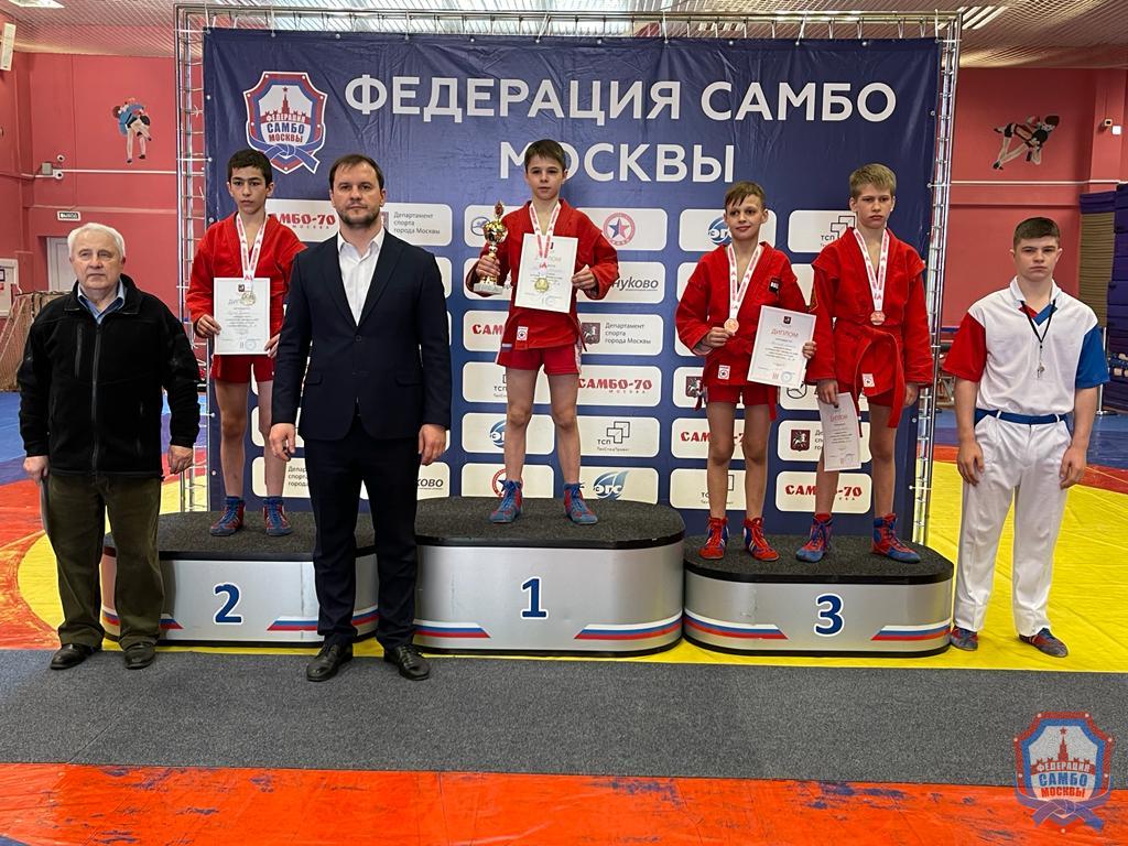 Первенство Москвы по самбо среди юношей и девушек 12-14 лет собрало 367 участников