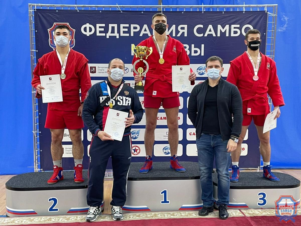 Чемпионат Москвы по самбо 2021 года среди мужчин и женщин и боевому самбо прошел в "Самбо-70"