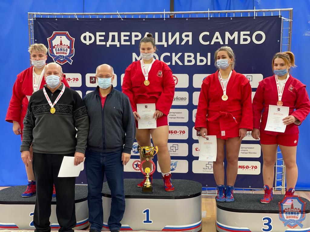 Чемпионат Москвы по самбо 2021 года среди мужчин и женщин и боевому самбо прошел в "Самбо-70"