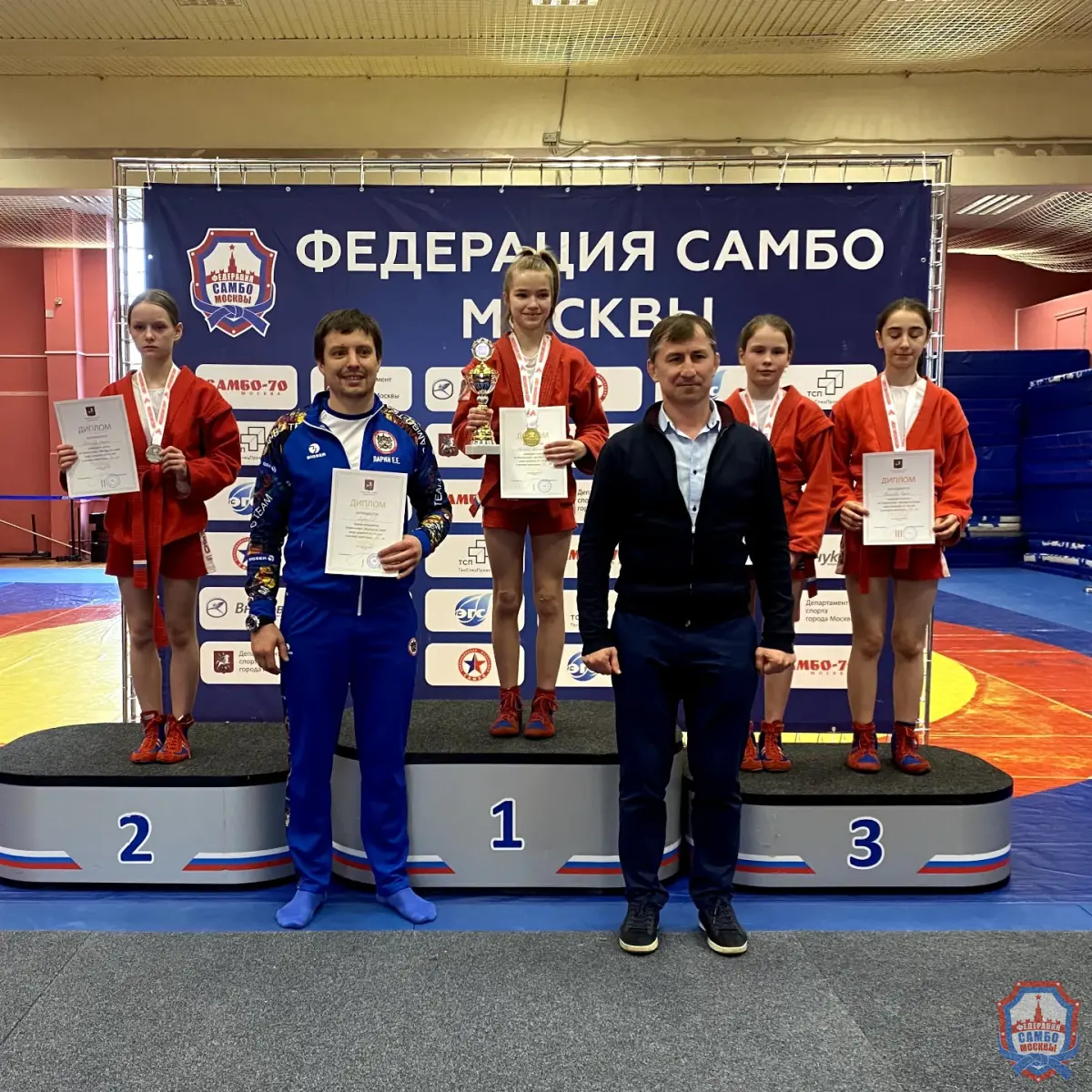 Первенство Москвы по самбо среди юношей и девушек 12-14 лет собрало 367 участников