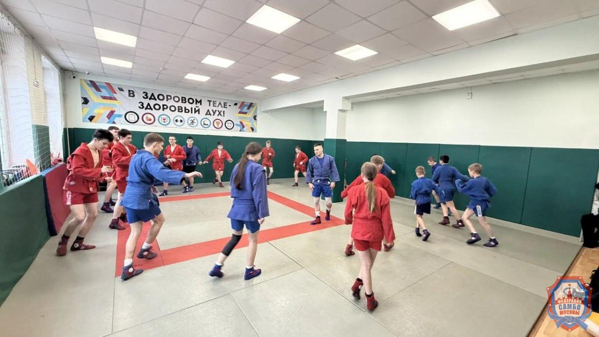 Мастер-класс по самбо в Петровской кадетской школе