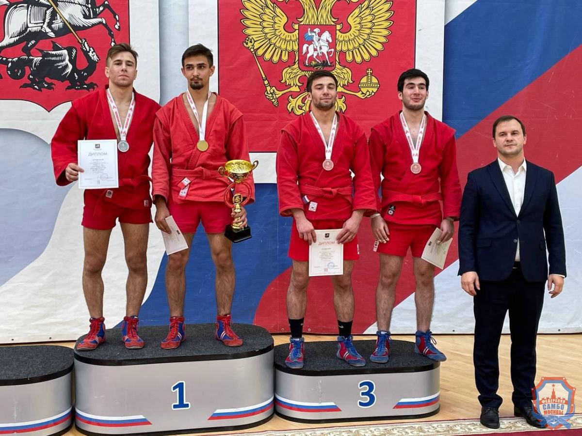 Чемпионат Москвы по самбо среди мужчин и женщин и боевому самбо прошел в "Самбо-70"