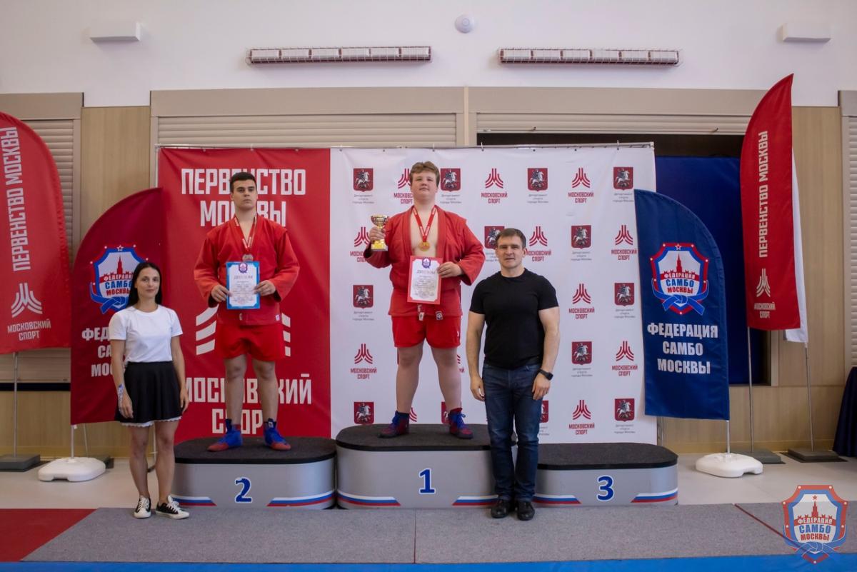 Боевое самбо Москвы: яркие поединки и новые чемпионы