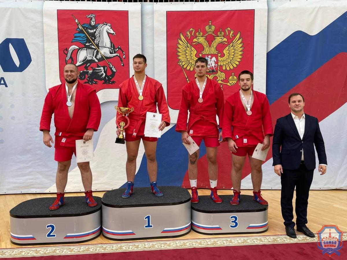 Чемпионат Москвы по самбо среди мужчин и женщин и боевому самбо прошел в "Самбо-70"