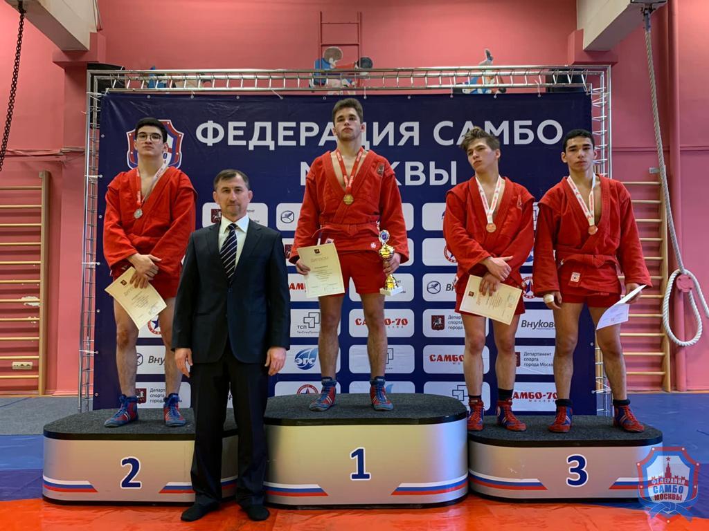 Первенство Москвы по самбо среди юношей и девушек 16-18 лет прошло в "Самбо-70"