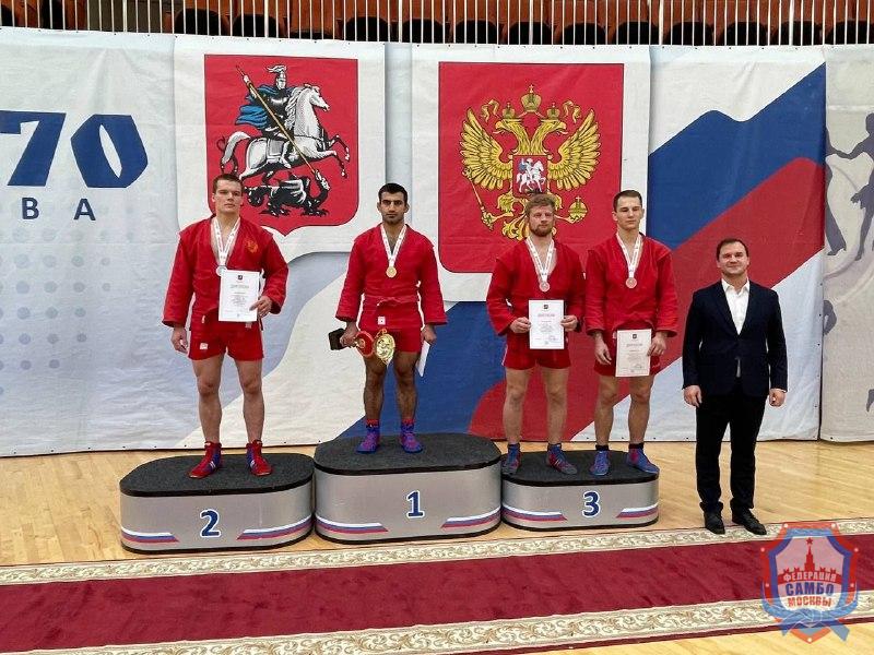Чемпионат Москвы по самбо среди мужчин и женщин и боевому самбо прошел в "Самбо-70"