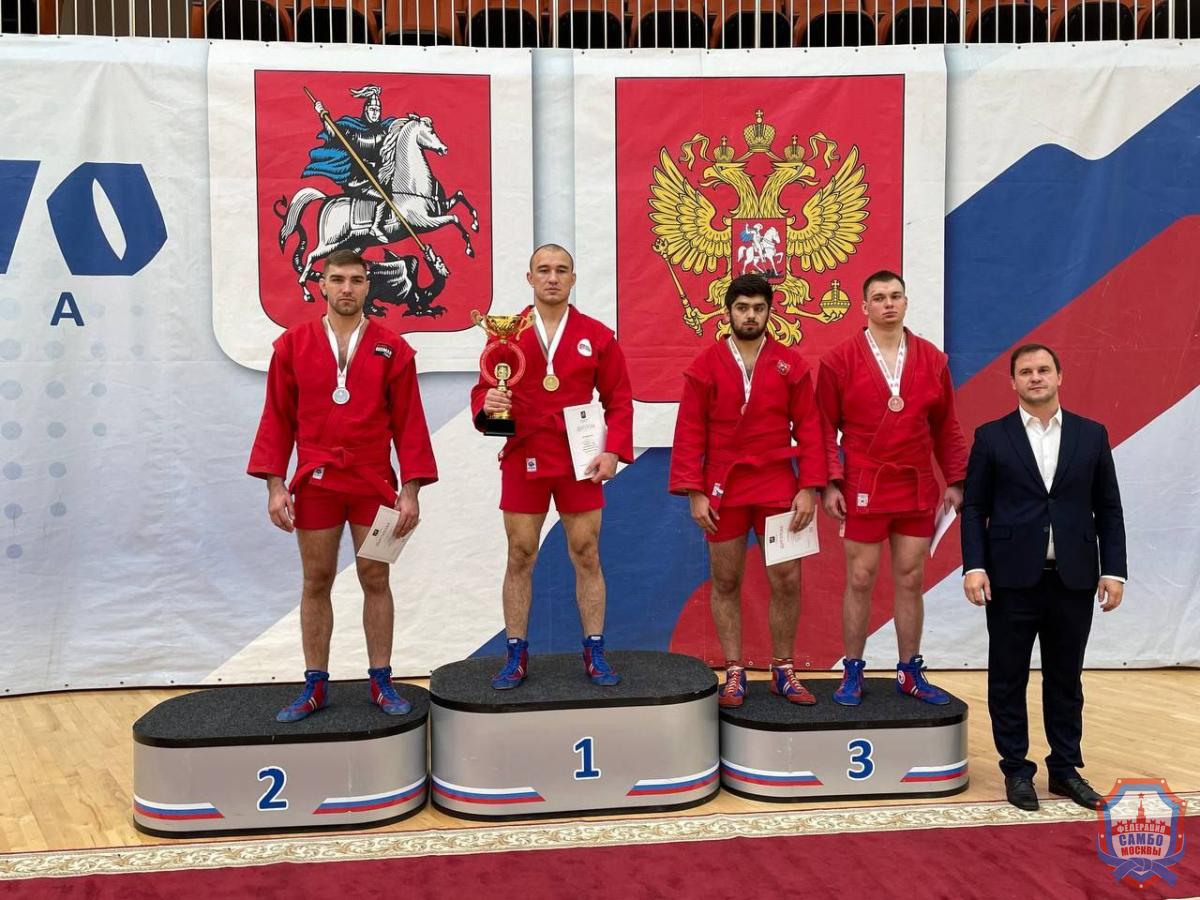 Чемпионат Москвы по самбо среди мужчин и женщин и боевому самбо прошел в "Самбо-70"