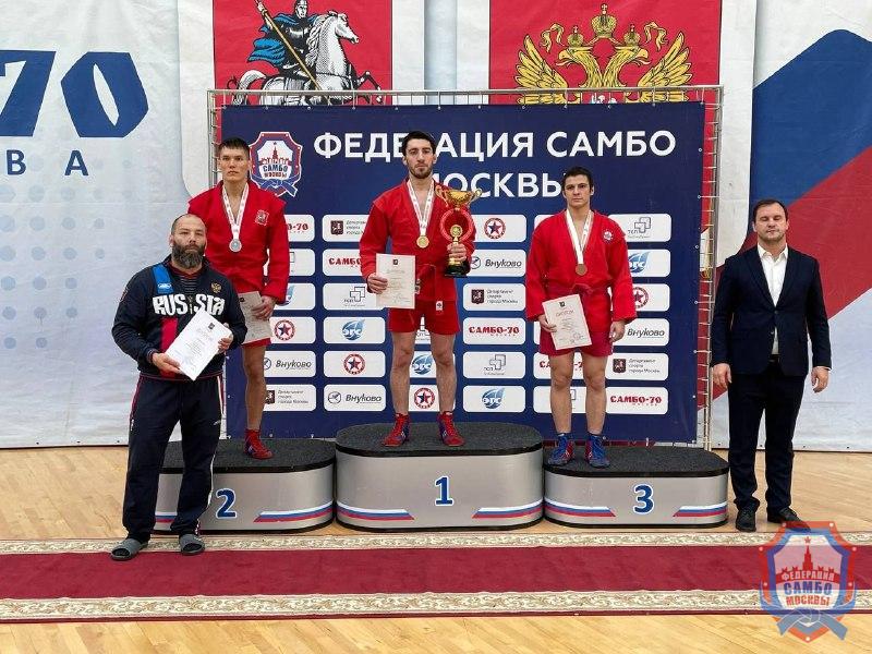 Чемпионат Москвы по самбо среди мужчин и женщин и боевому самбо прошел в "Самбо-70"
