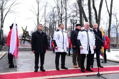 Памятник основоположникам самбо открыли в "Лужниках"