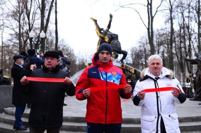 Памятник основоположникам самбо открыли в "Лужниках"