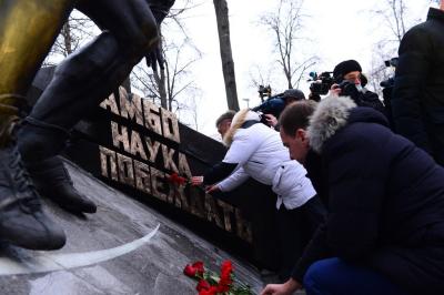 Памятник основоположникам самбо открыли в "Лужниках"