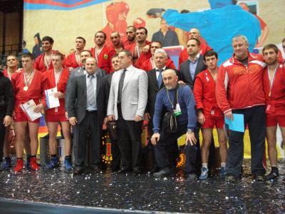 Девять медалей завоевали москвичи на чемпионате России по боевому самбо в Красноярске!