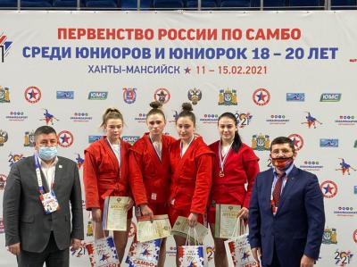 Ещё 4 медали во второй день Первенства России по самбо среди юниоров